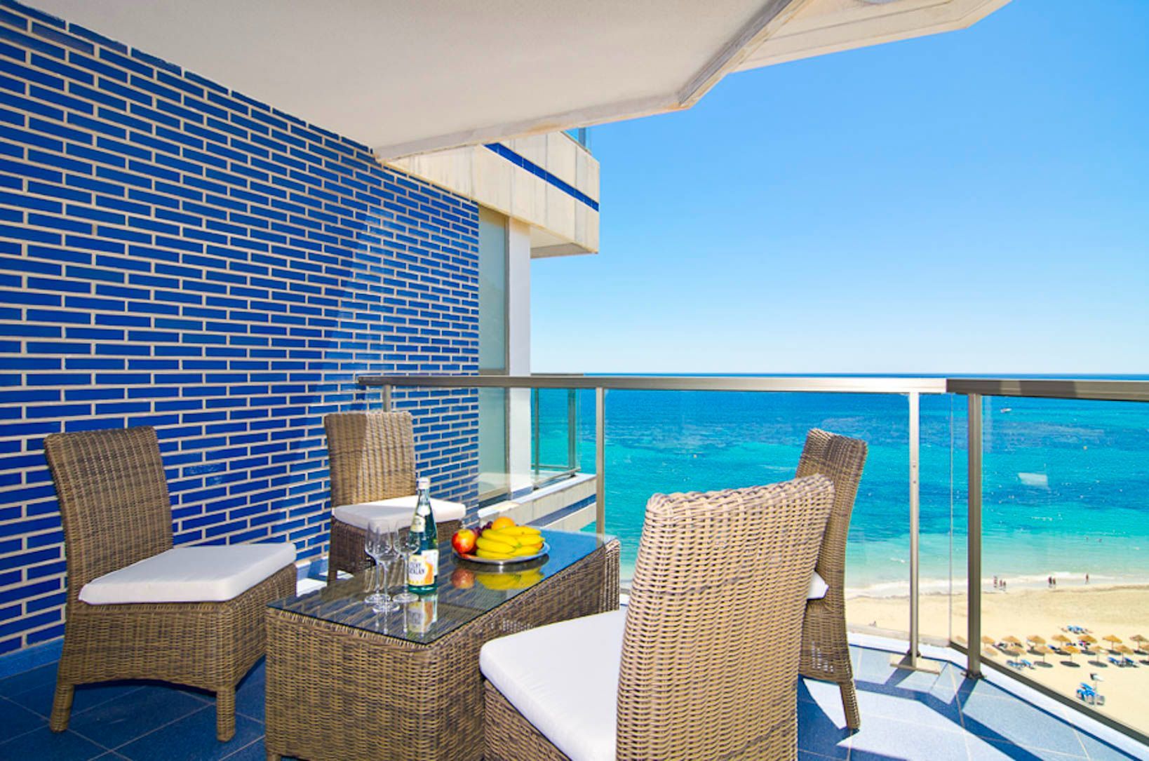 Penthouse - duplex op de eerste lijn van het strand met vrij uitzicht op de zee en de Peñon de Ifach