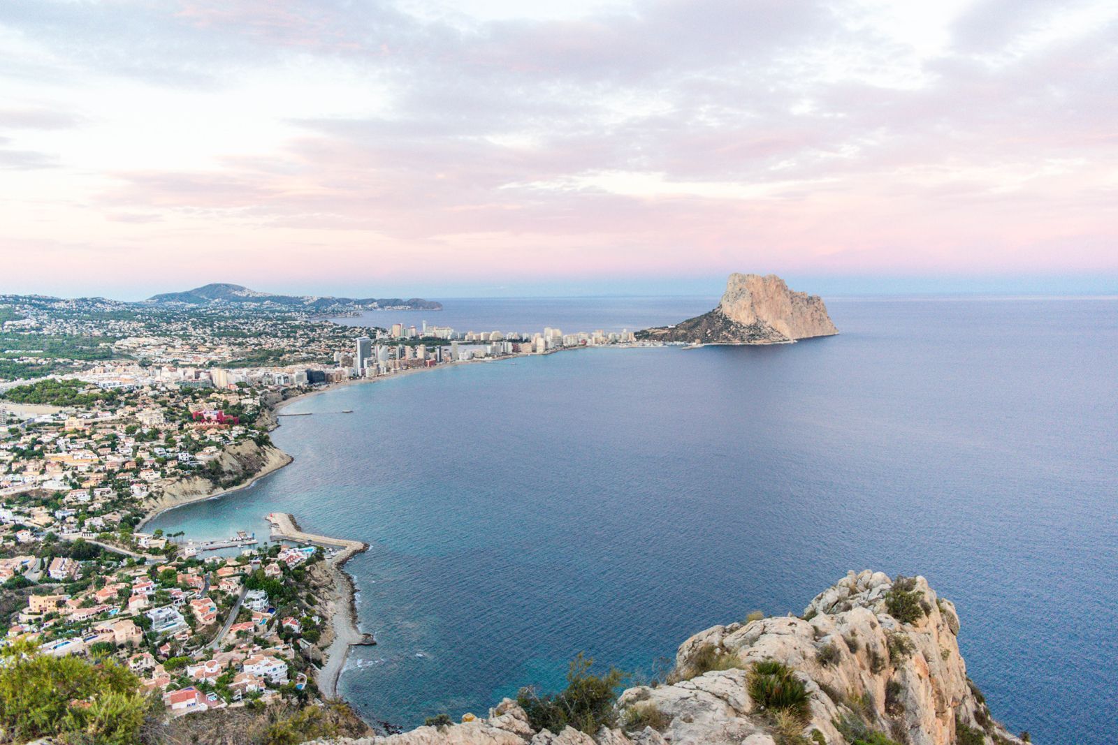 Appartement avec vue sur la mer dans la première ligne de mer à Calpe.