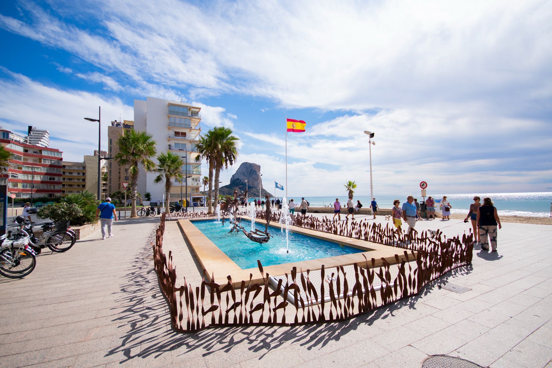 Magnífico chalet independiente con jardín y piscina