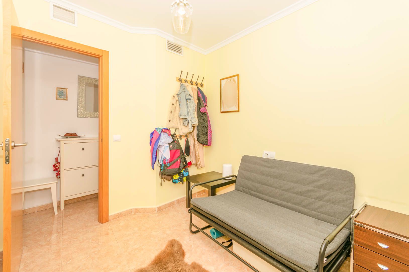 Flat in the central part of the town of Calpe, about 900 m to the Arenal beach.