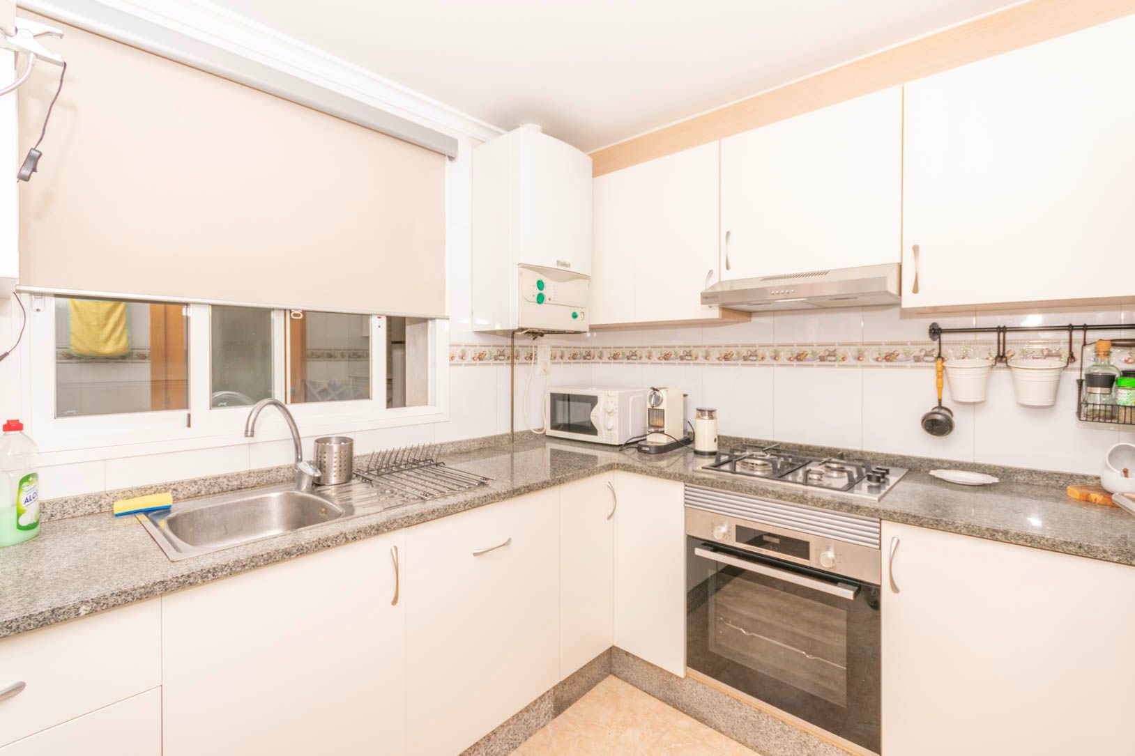 Apartamento en la parte central de la ciudad de Calpe, a unos 900 m hasta la playa El Arenal.