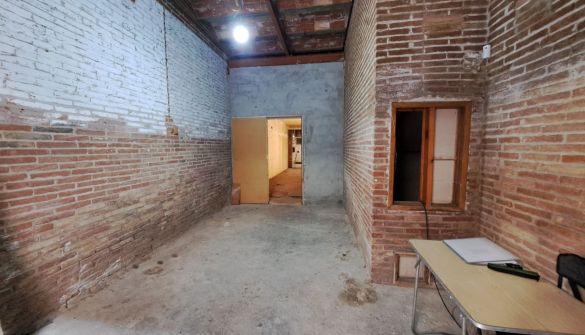 Casa adosada en Cornellà de Llobregat, venta