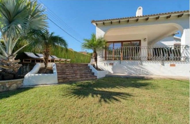 Villa in Roda de Barà, for sale