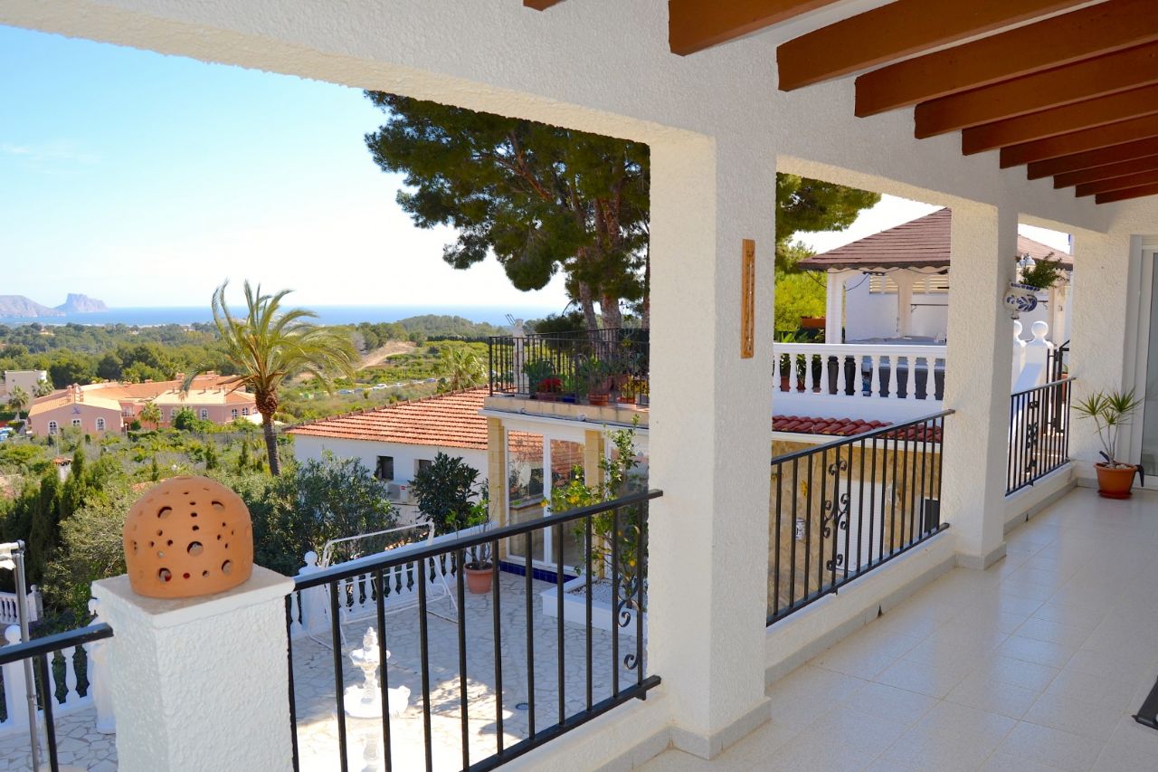 Villa in Alfaz del Pi / l'Alfàs del Pi, Belmonte, for sale