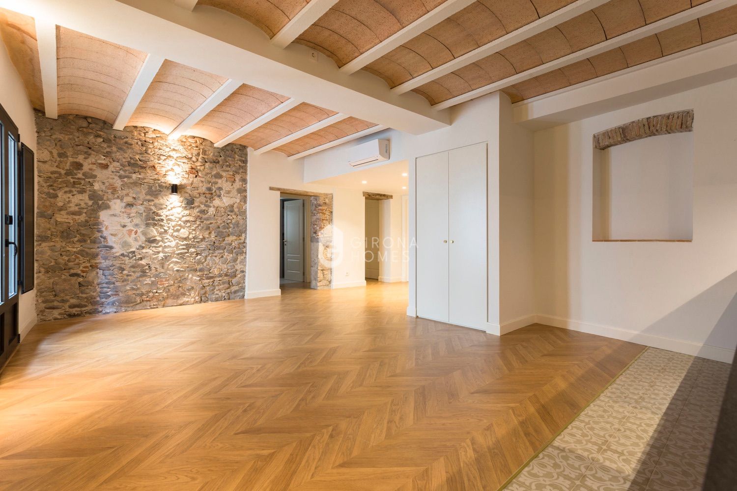 Flat in Girona, Barri Vell, for rent