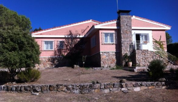 Casa / Chalet en Valdemorillo, URB. PINO ALTO, venta