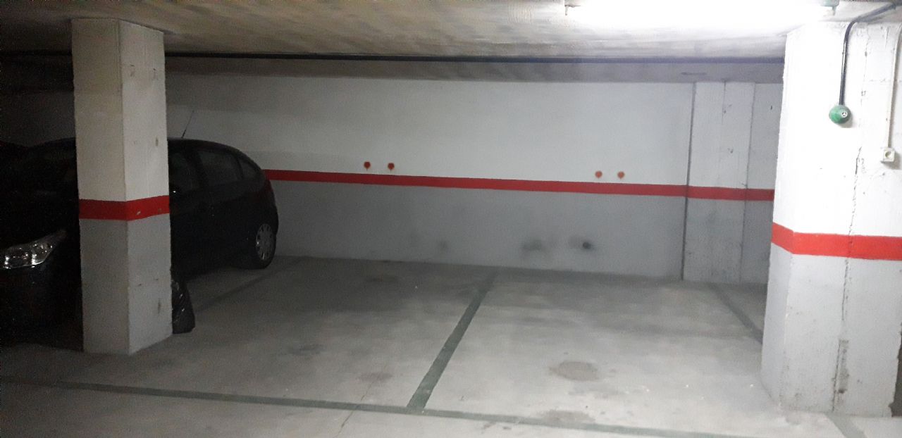 Garage / Parking à Villanueva de la Cañada, CASCO URBANO, vente