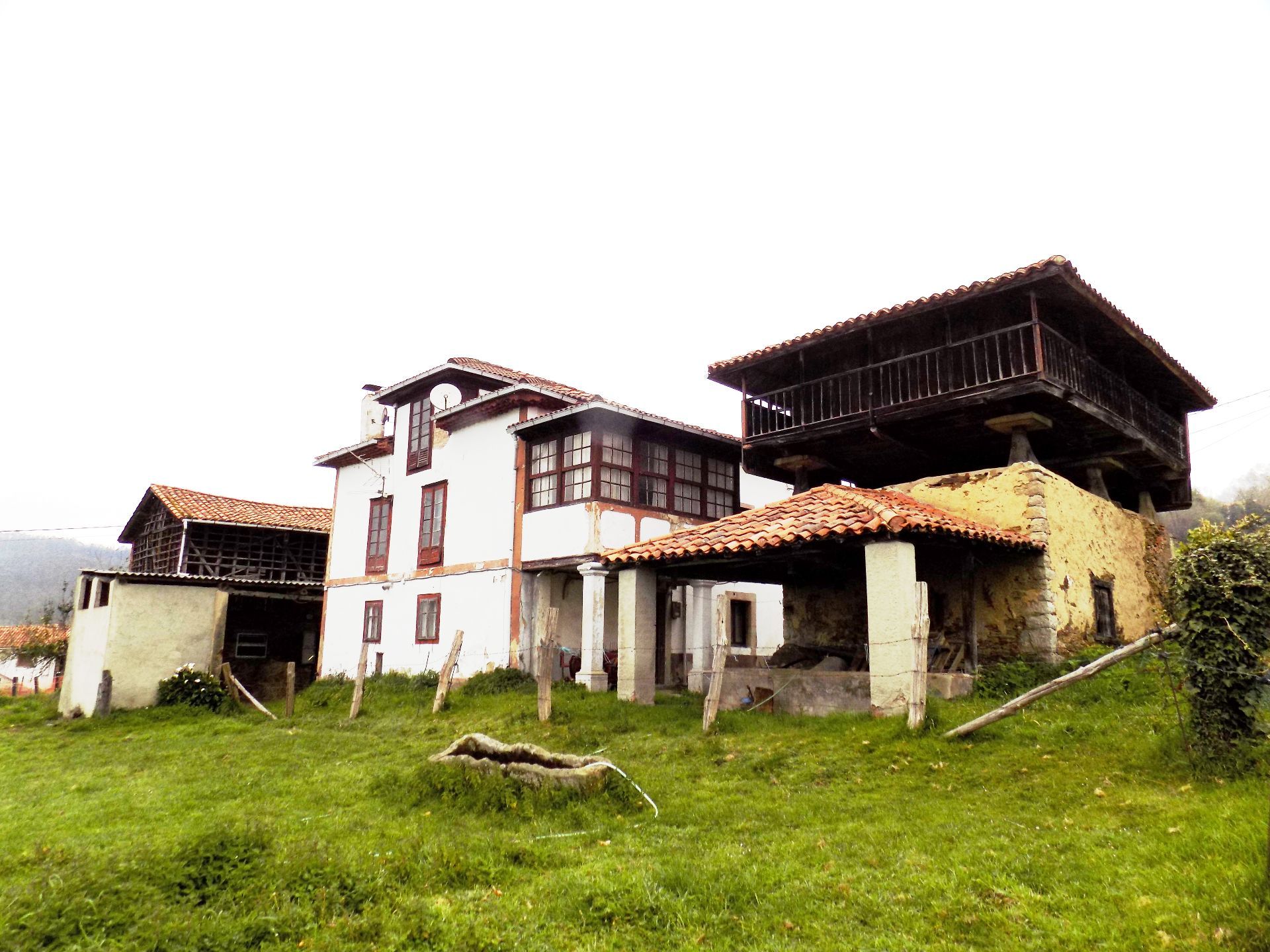 Casa de Poble a Pravia, VILLAVALER, en venda