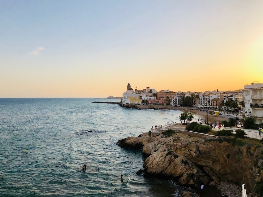 NORMATIVA DE APARTAMENTOS TURISTICOS EN CATALUÑA