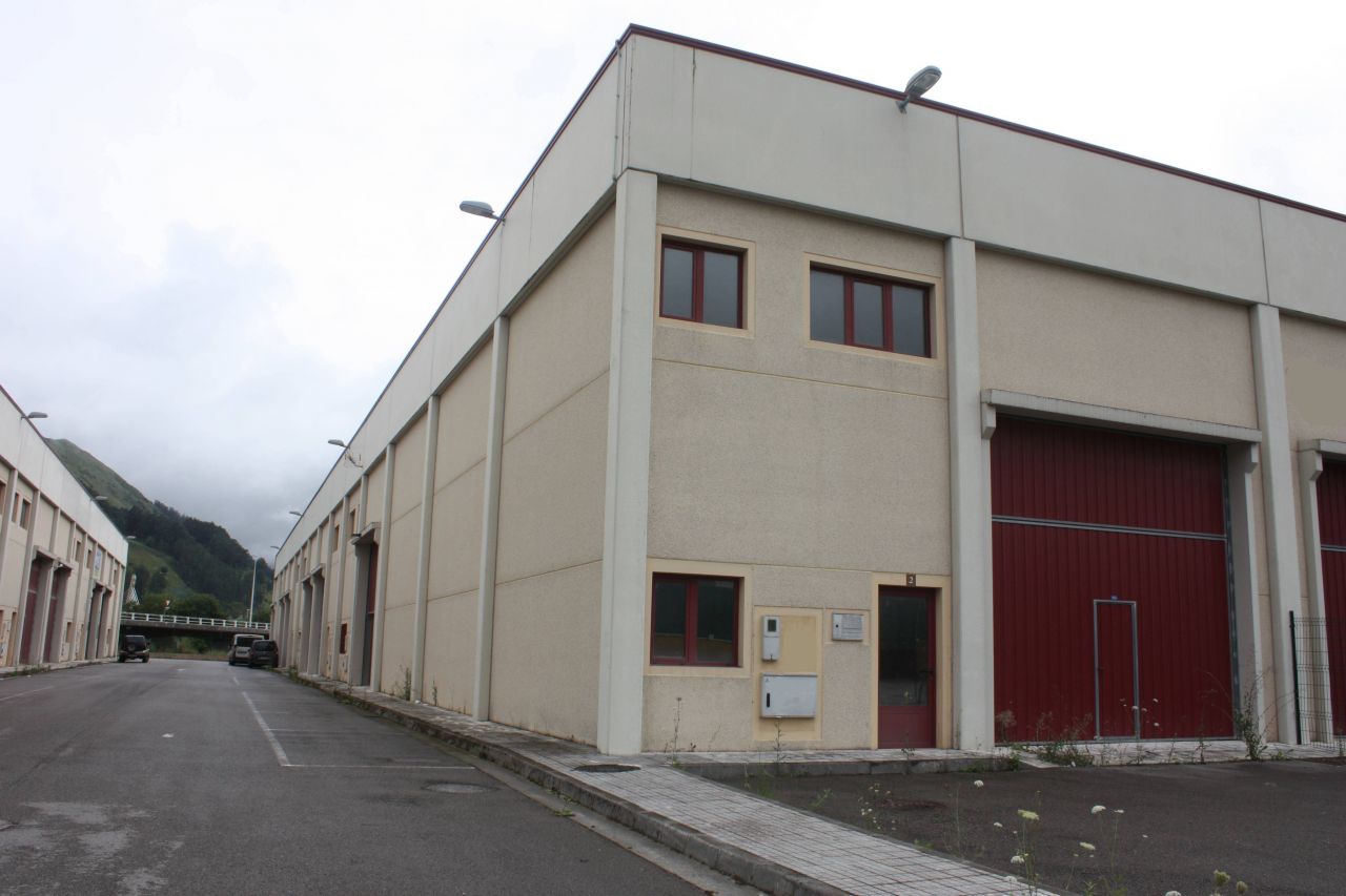 Nave en Corrales de Buelna, Los, Poligono de Barros, venta