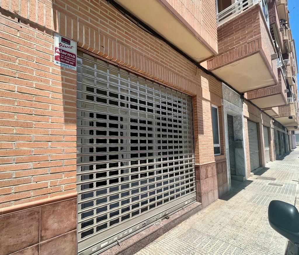 Local comercial en Almoradí, Campo de fútbol, venta
