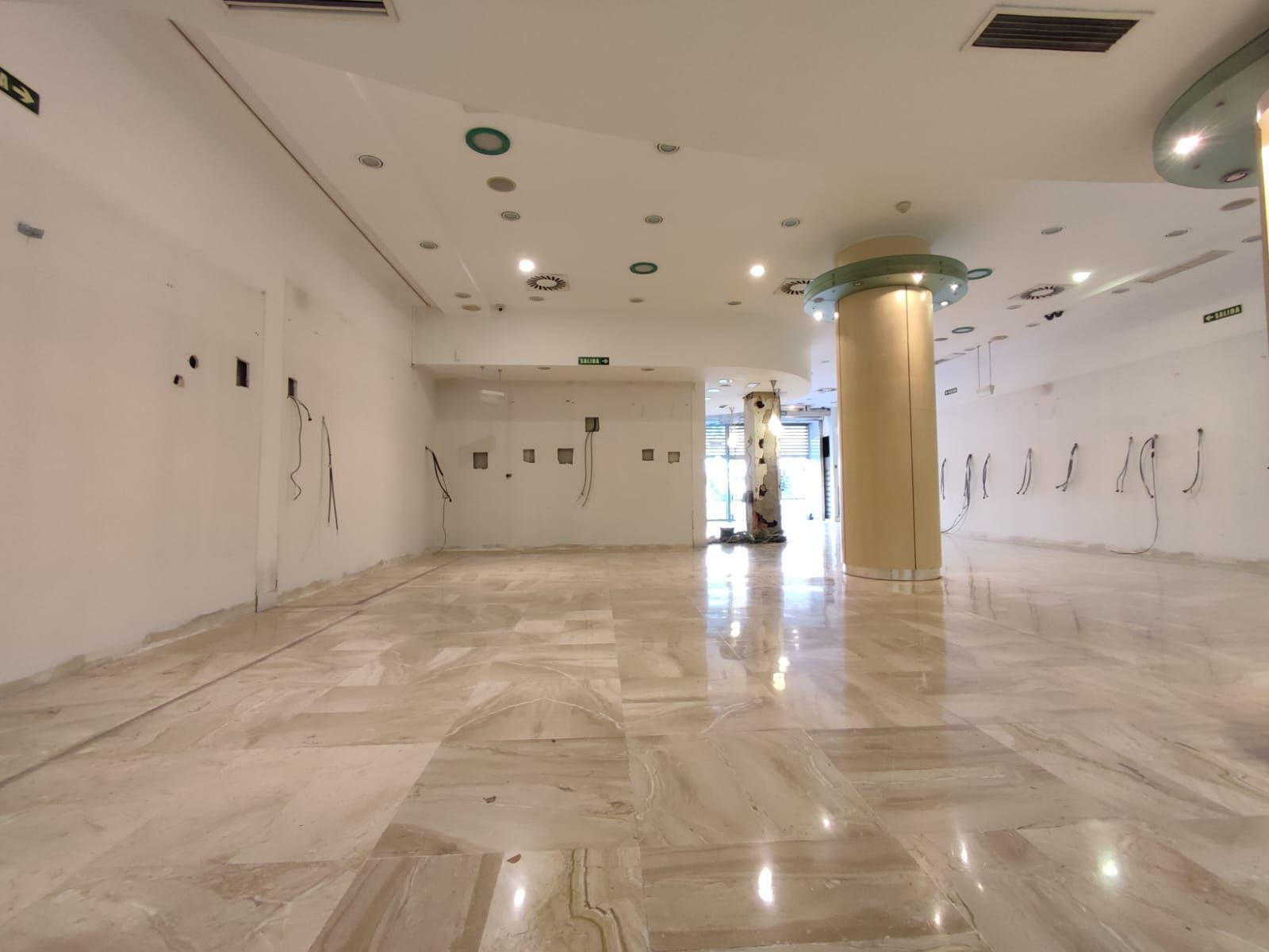 Local comercial en Pamplona, alquiler
