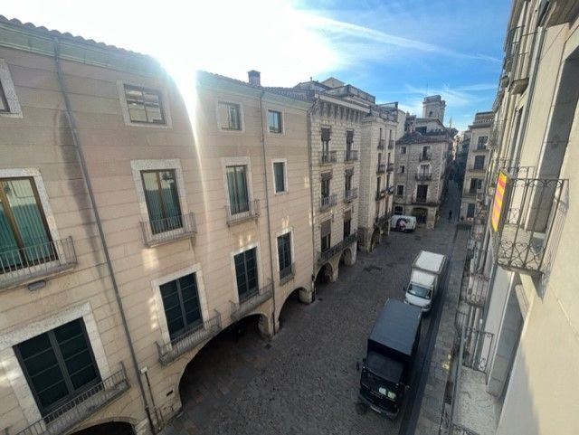 Pis a Girona, en venda