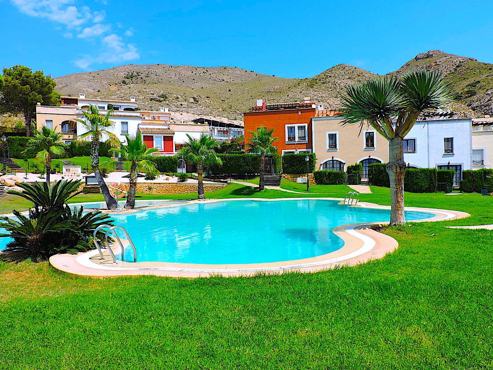 Terraced House in Finestrat, Golf Bahía, for sale