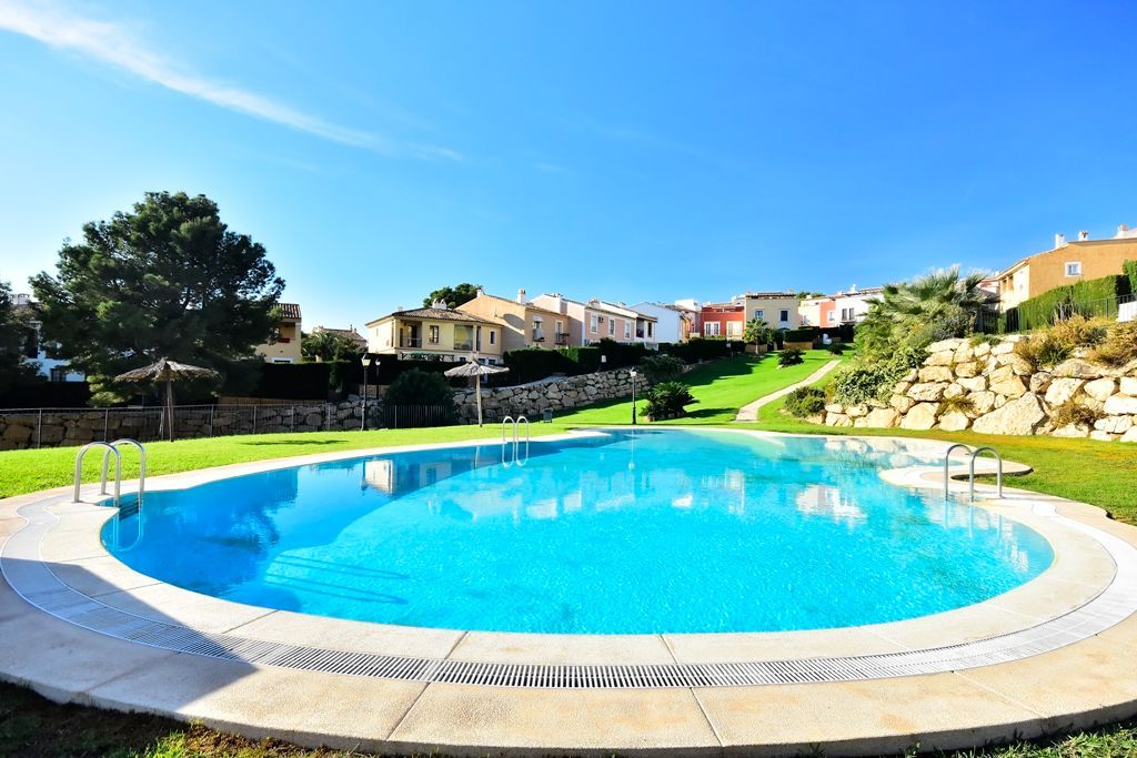 Terraced House in Finestrat, Golf Bahía, for sale