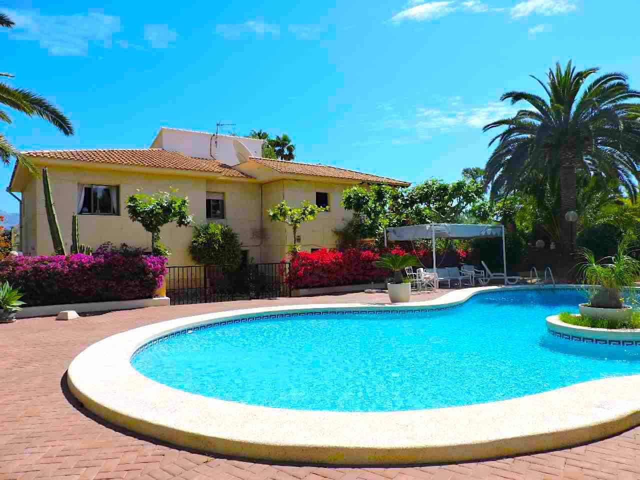 Lyxvilla i Alfaz del Pi / l'Alfàs del Pi, till salu 