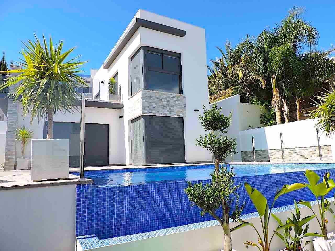 Omakotitalo sijainti Finestrat, myynti