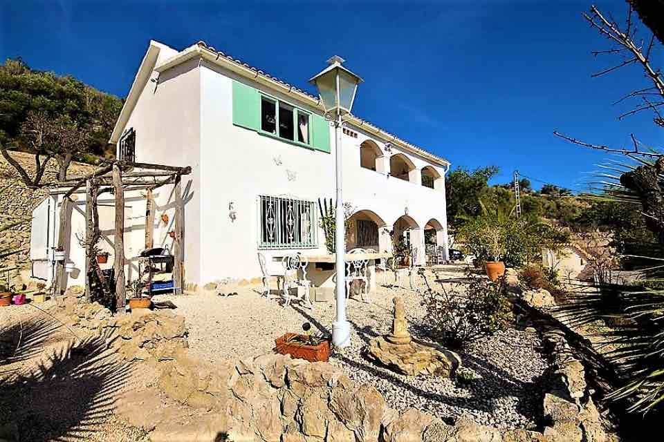 Casa de campo en Tàrbena, venta