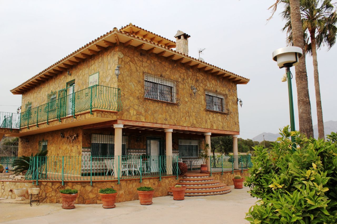 Countryside property in Alfaz del Pi / l'Alfàs del Pi, for sale