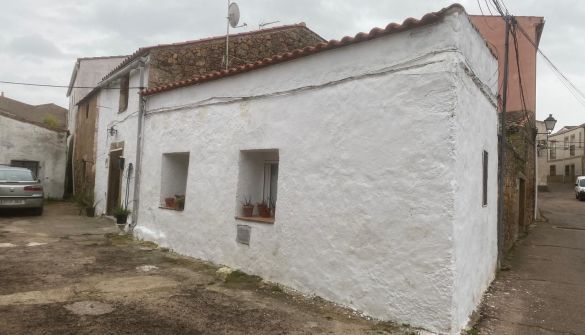 Town House i Plasenzuela, till salu 