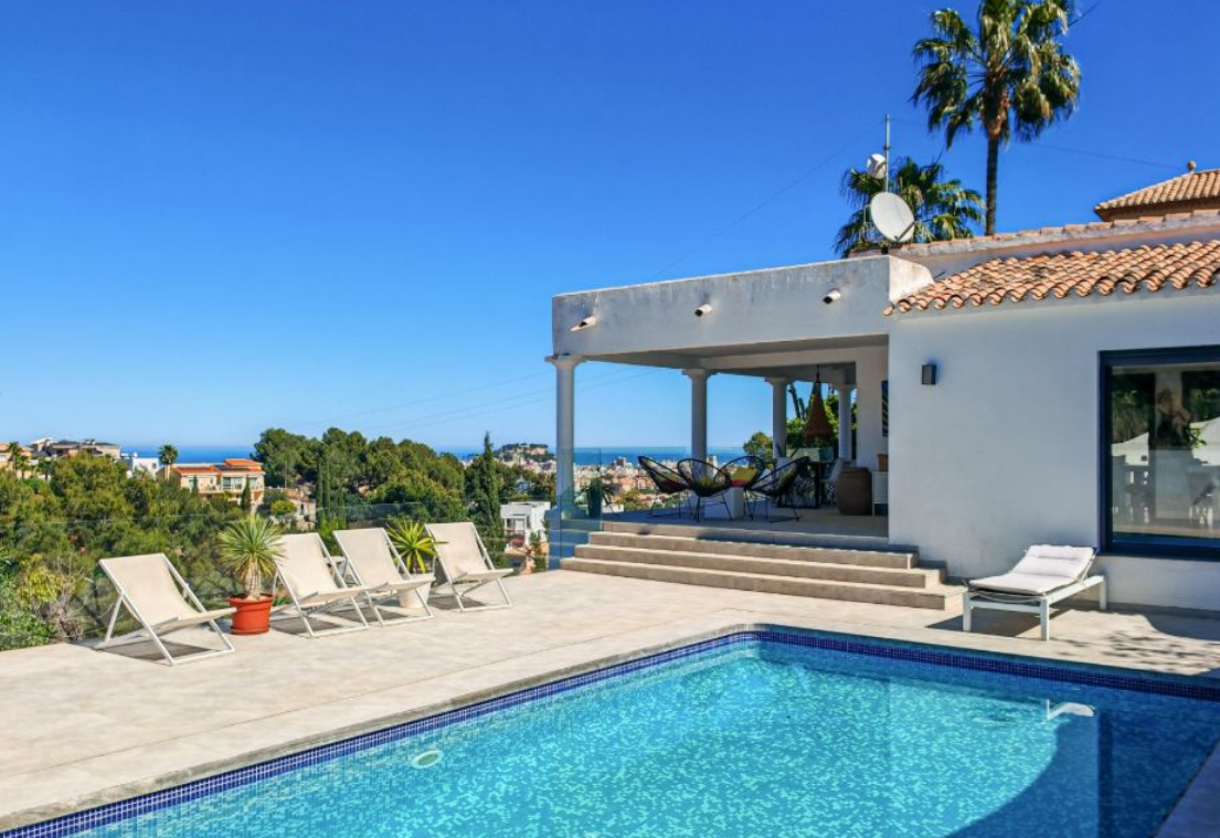 Villa in Dénia, te koop