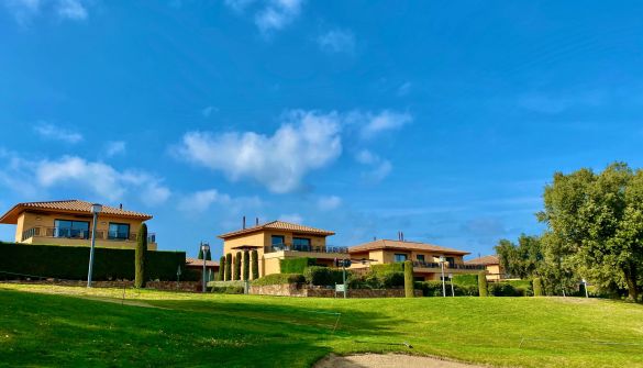 Apartment in Navata, TorreMirona Golf & Spa, for sale