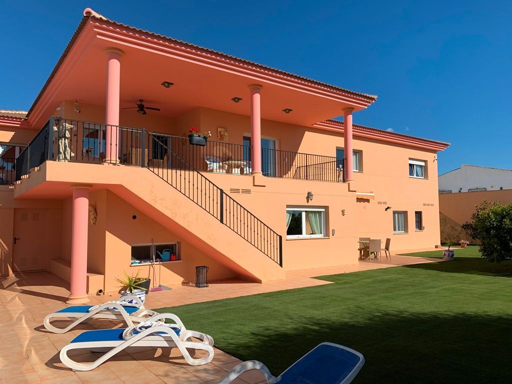 Вилла в Alfaz del Pi / l'Alfàs del Pi, продажа