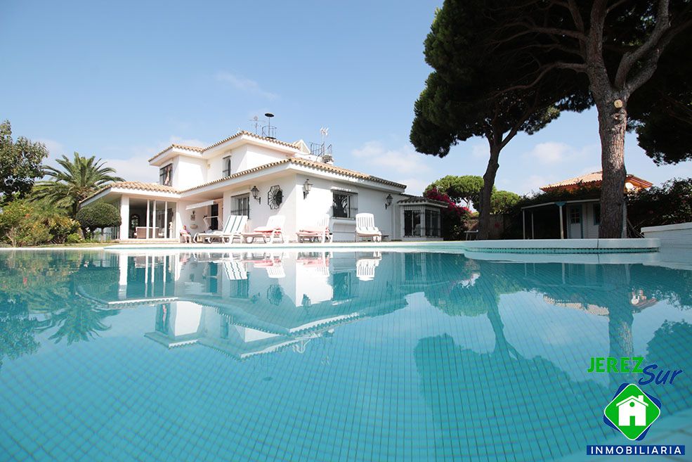 Venta Casa / Chalet en Puerto de Santa María, El, Valdelagrana con Piscina