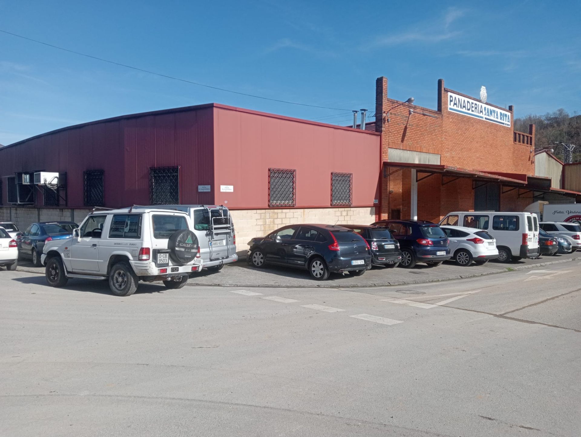 Warehouse in Parres, for sale