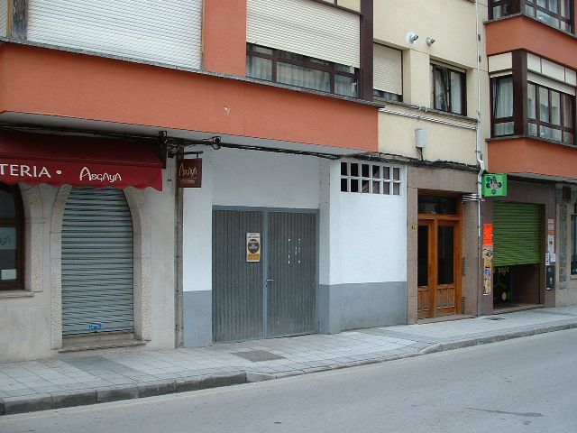 Geschäftslokal in Parres, Parres, miete