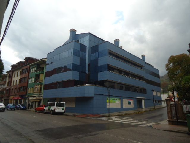 Geschäftslokal in Parres, Parres, miete