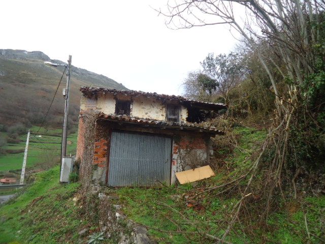 Villa i Ponga, Concejo de Ponga, till salu