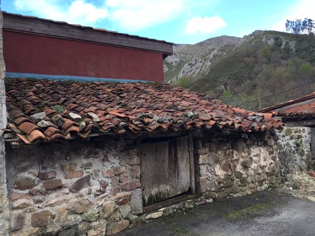 Вилла в Cangas de Onís, 6 km. a Cangas de Onís -, продажа