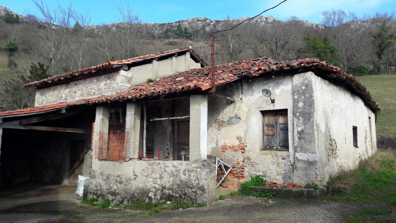 Villa in Parres, Oriente - Parres, te koop