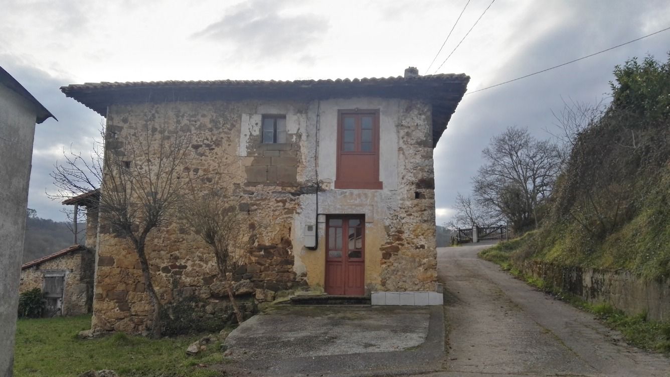 Moradia isolada em Nava, Nava, Zona de - Nava, venda