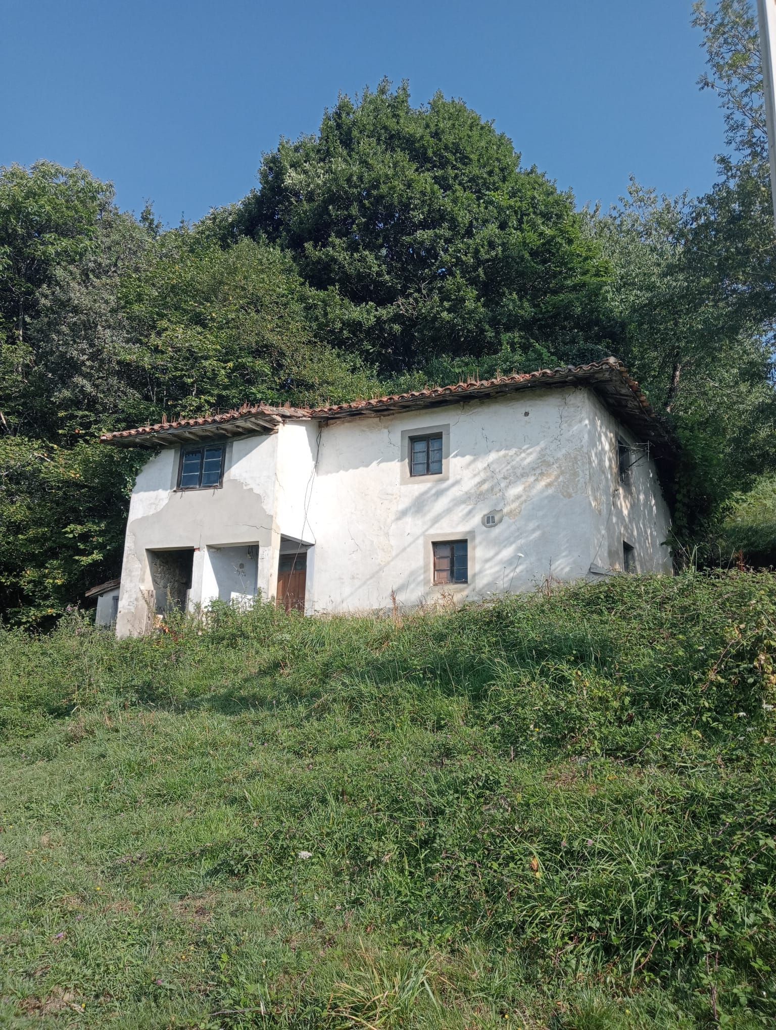 Villa in Parres, A 3 km de Arriondas, te koop