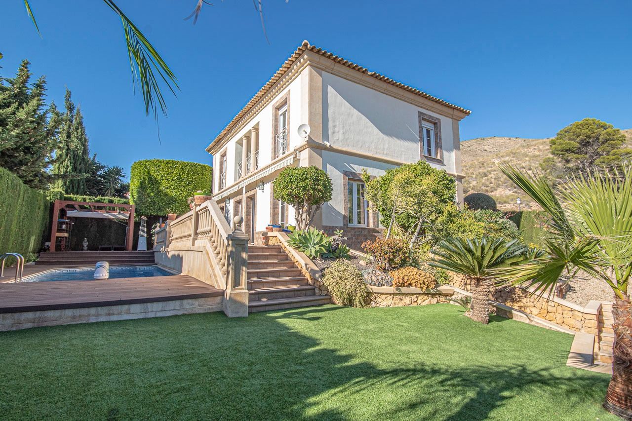 Villa in Finestrat, te huur