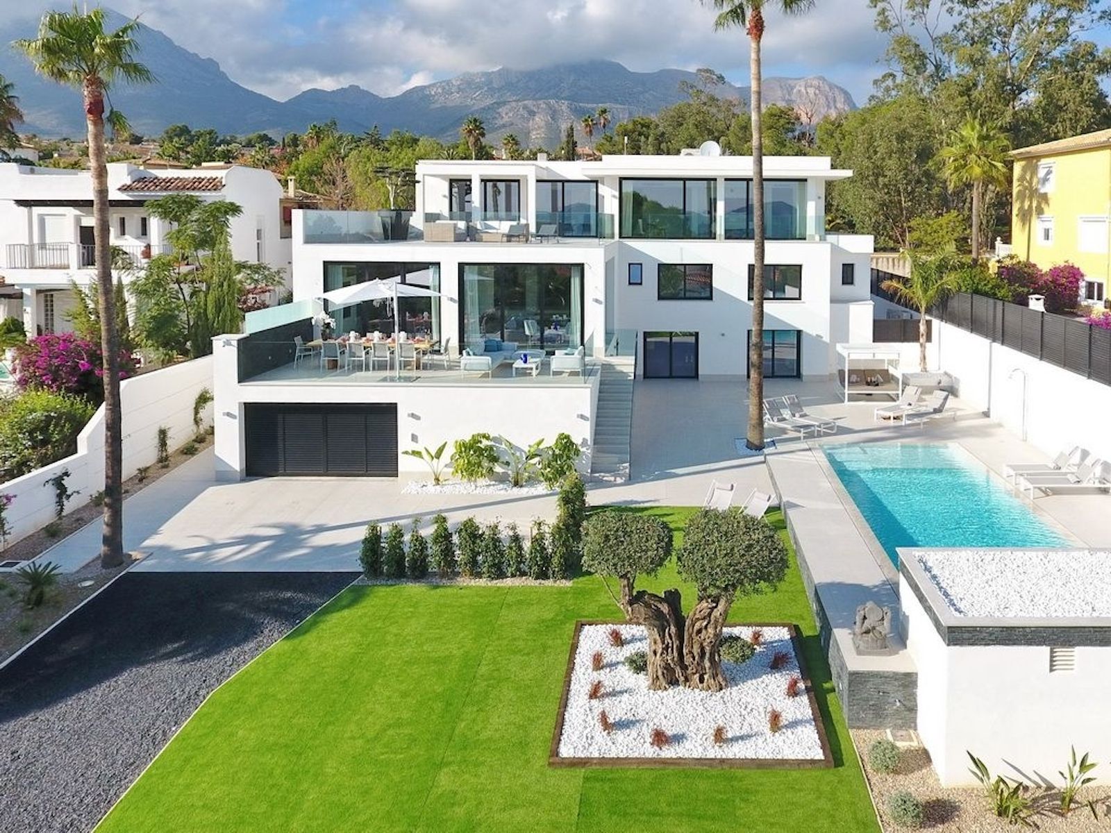 Luxury Villa in La Nucía, for sale