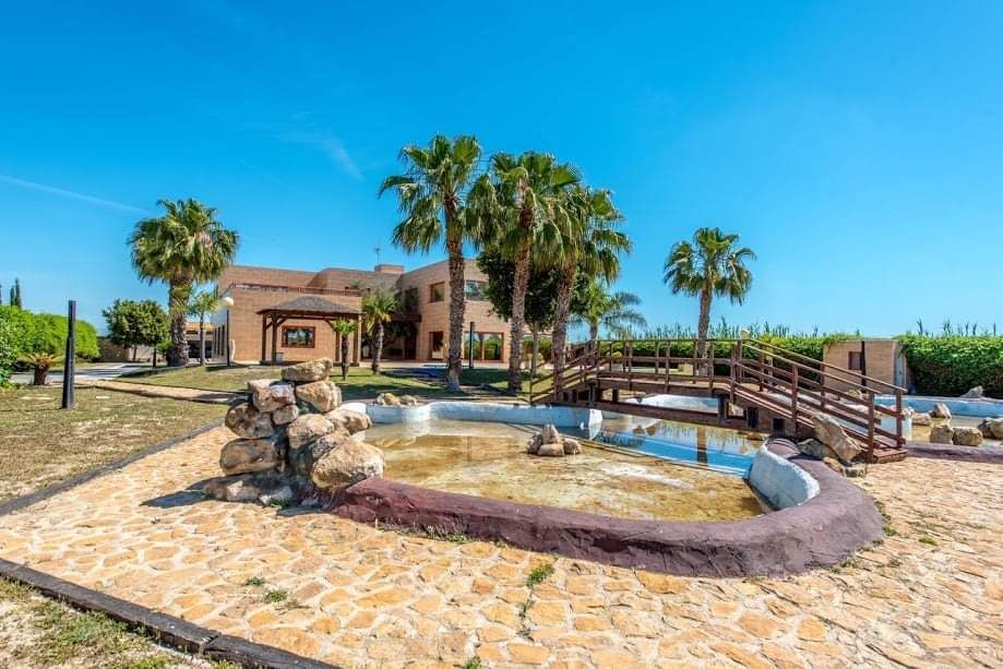 Luxe villa in Guardamar del Segura, te koop