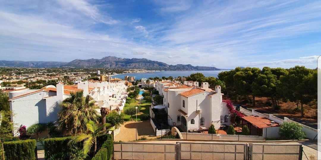 Casa adosada en Alfaz del Pi / l'Alfàs del Pi, alquiler