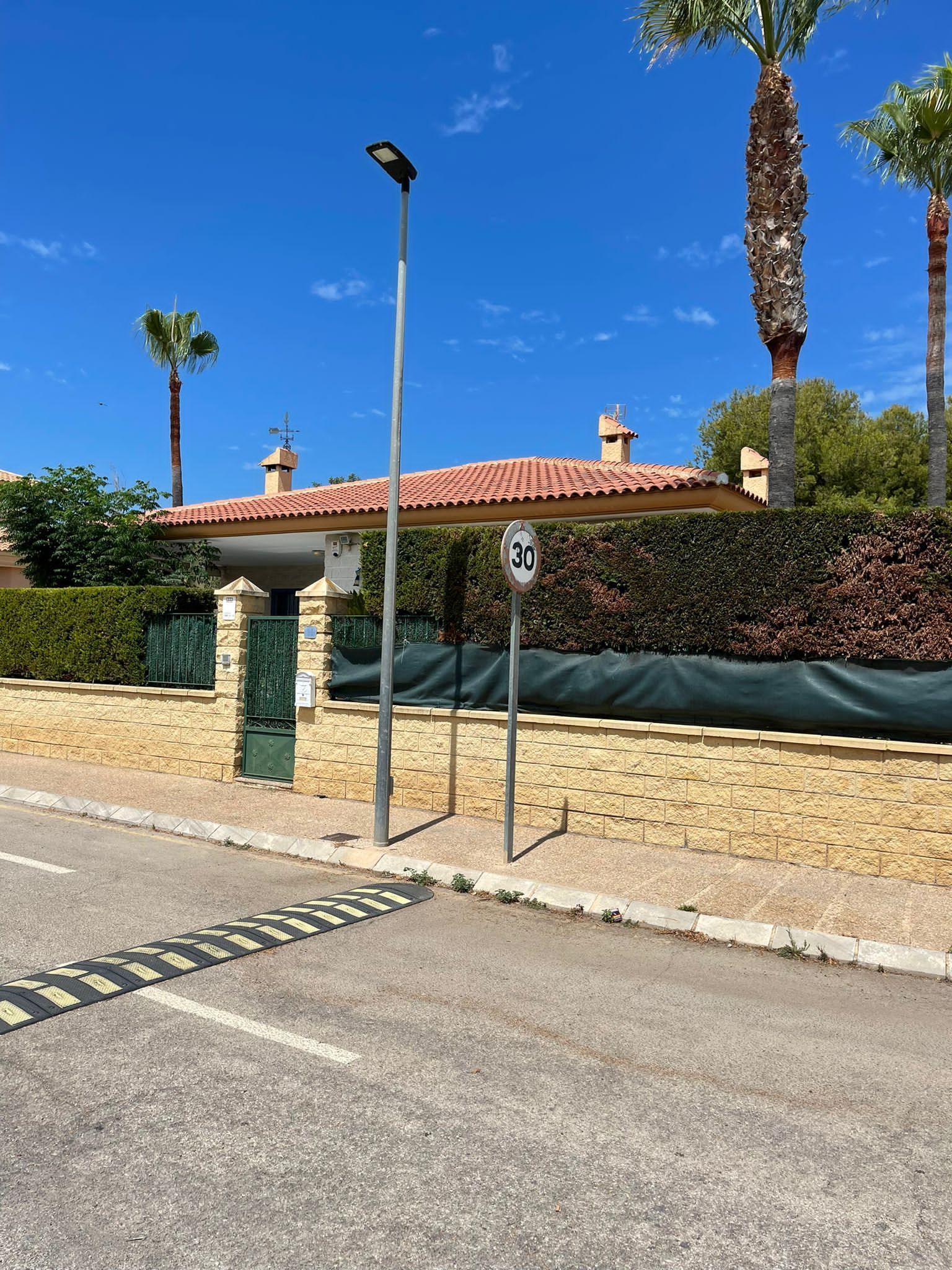 Вилла в Alfaz del Pi / l'Alfàs del Pi, аренда