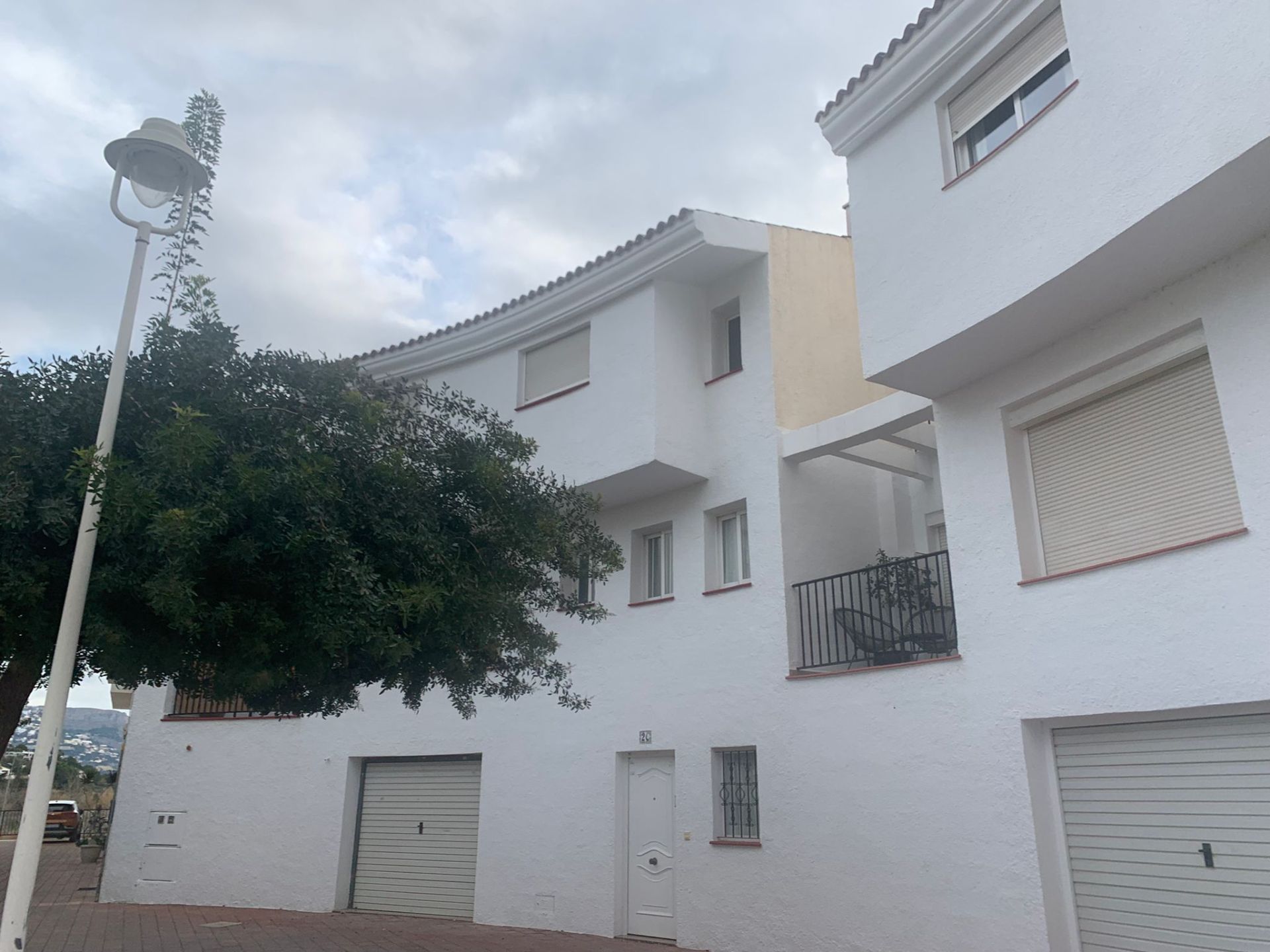 Дом из ряда жилого комплекса в Altea, аренда