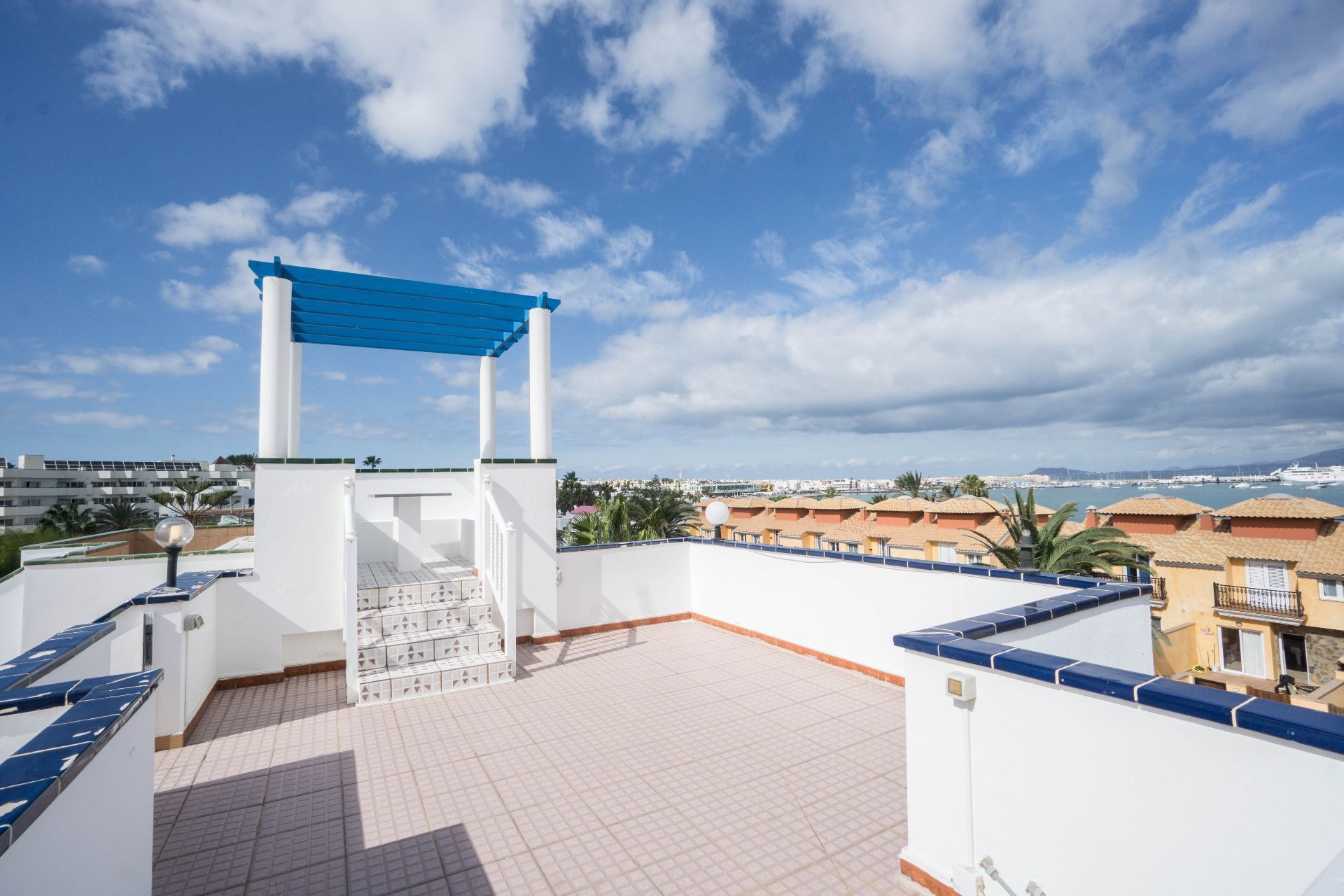 Casa adosada en Corralejo, venta