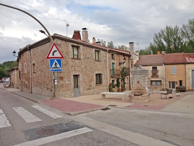 Casa adosada en Salas de los Infantes, venta