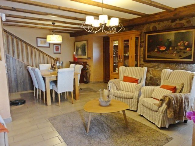 Casa adosada en Salas de los Infantes, venta