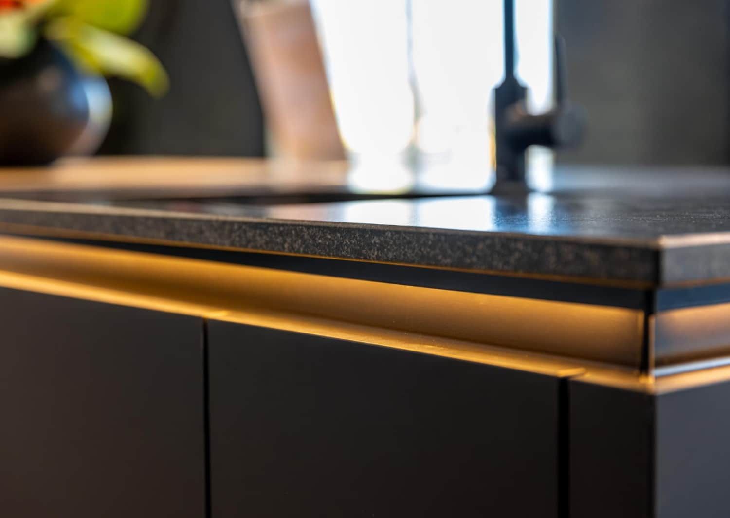 cocina-lujo-encimera.jpg