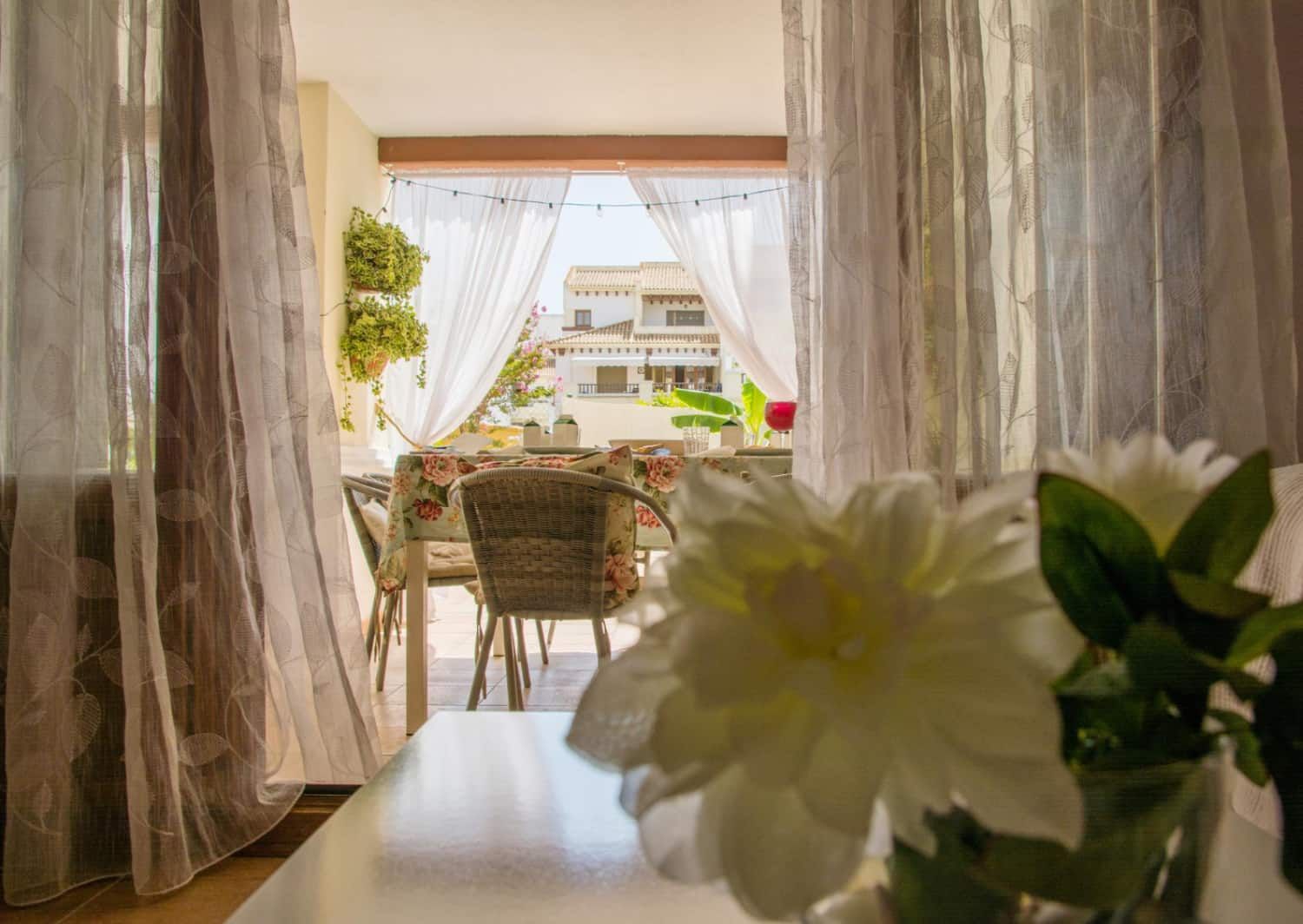 Cortinas para salón con puerta a terraza