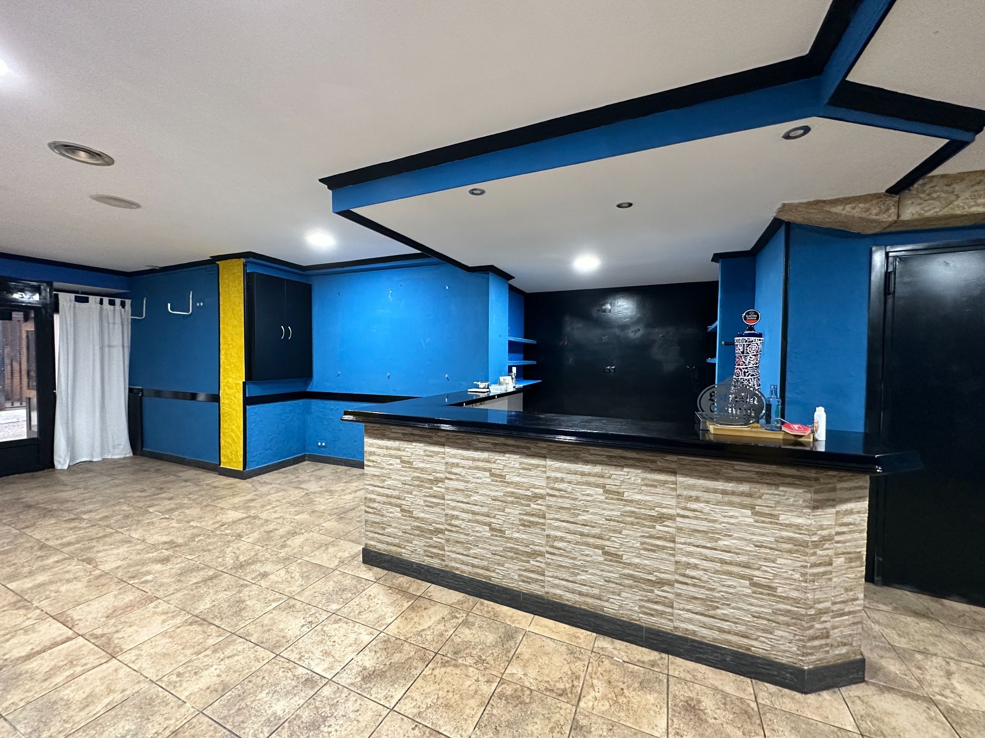 Local comercial en Alcoy, SANTA ROSA, alquiler