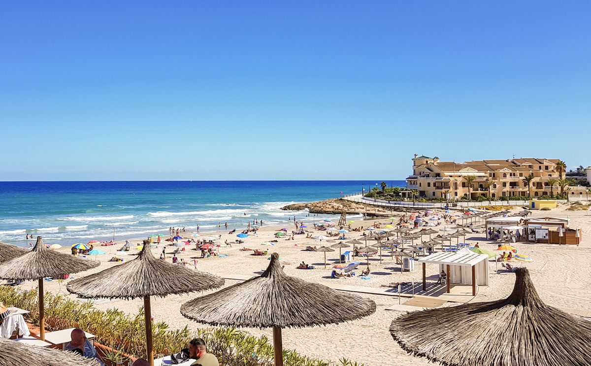 Here are ten great reasons one should live on the Costa Blanca, Spain?