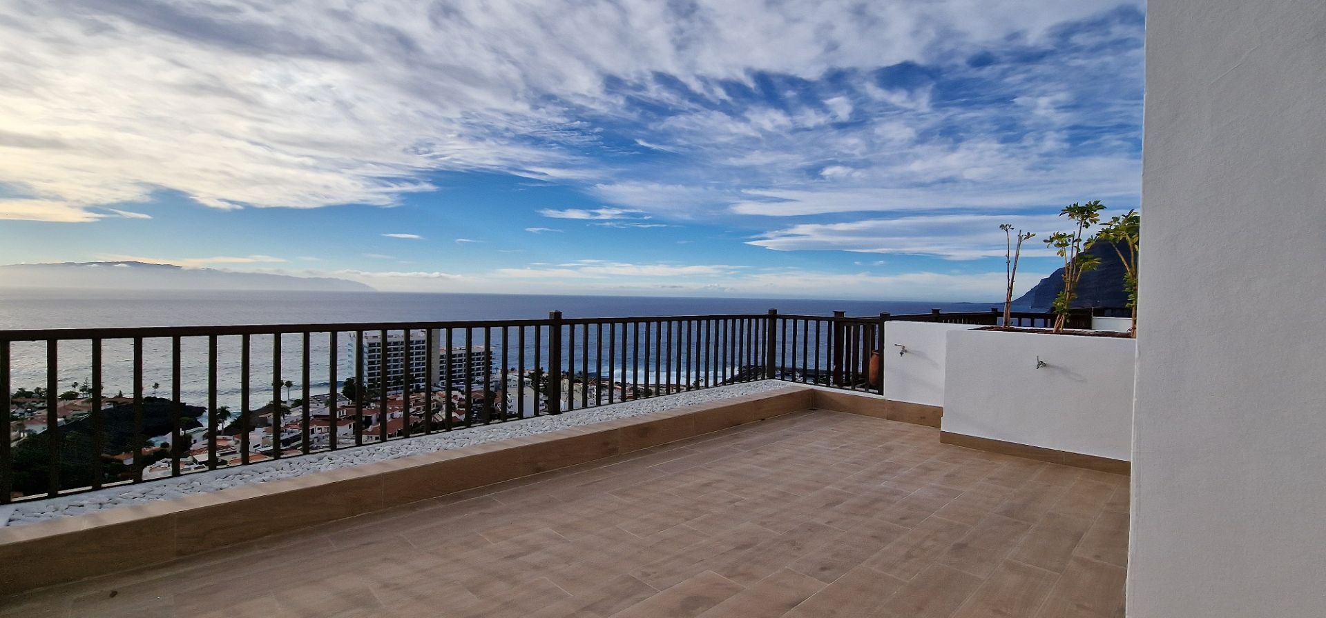 Penthouse in Acantilado de los Gigantes, Los Gigantes, for sale